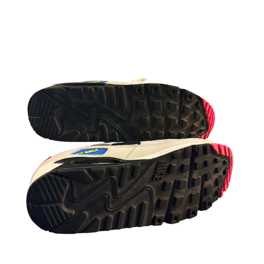 Gently Used Nike Men Size 8.5 Unisex